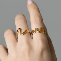 Cally Wave Ring