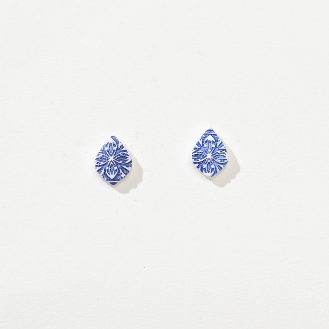 Porcelain Midi Water Studs