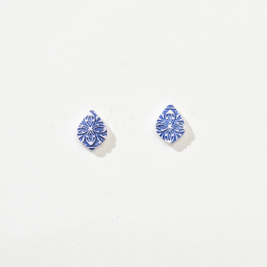 Porcelain Midi Water Studs